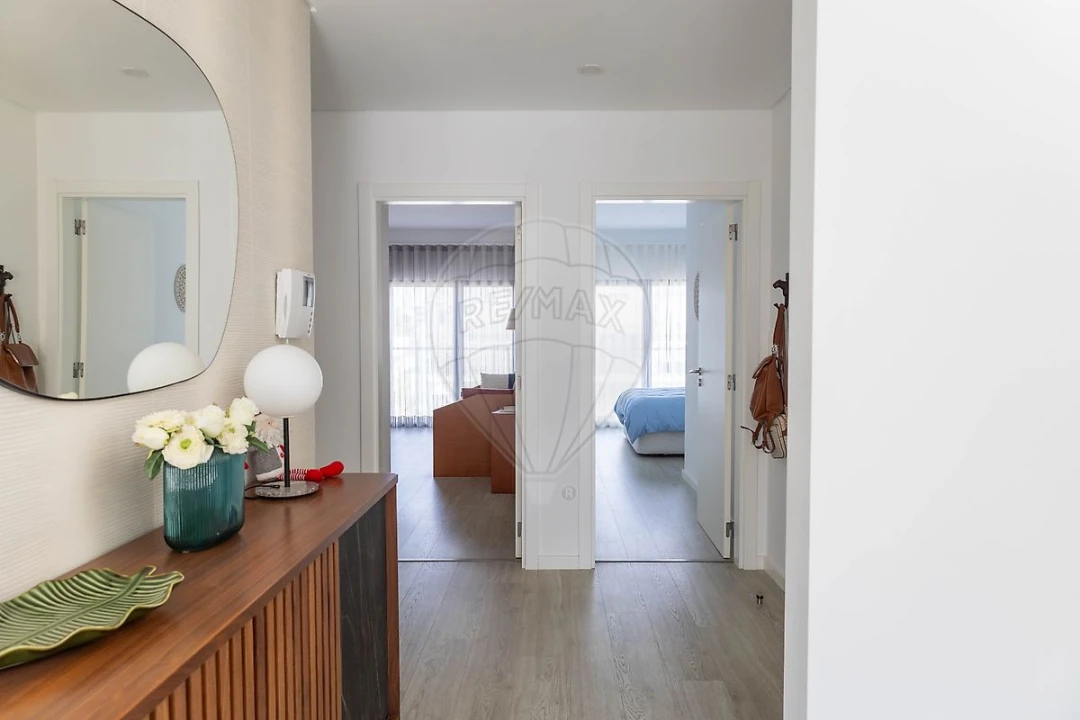 Apartamento T4 para Venda em Charneca de Caparica e Sobreda Foto 2