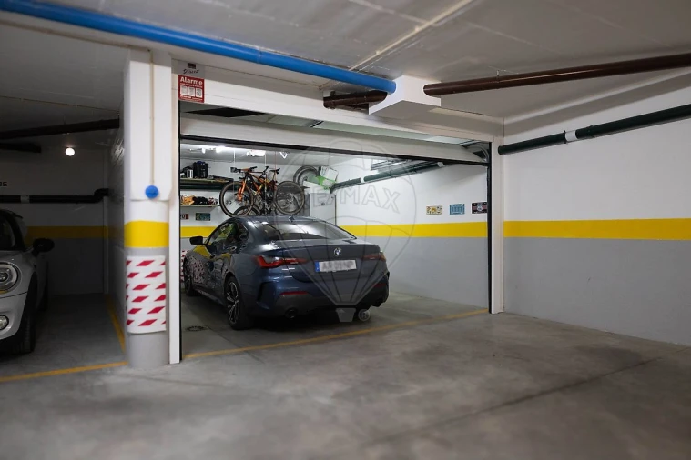 Apartamento T4 para Venda em Charneca de Caparica e Sobreda Foto 46