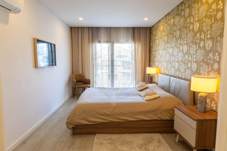 Apartamento T4 para Venda em Charneca de Caparica e Sobreda Foto 15