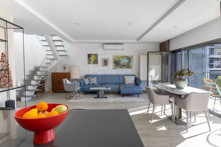 Apartamento T4 para Venda em Charneca de Caparica e Sobreda Foto 3