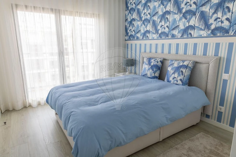 Apartamento T4 para Venda em Charneca de Caparica e Sobreda Foto 11