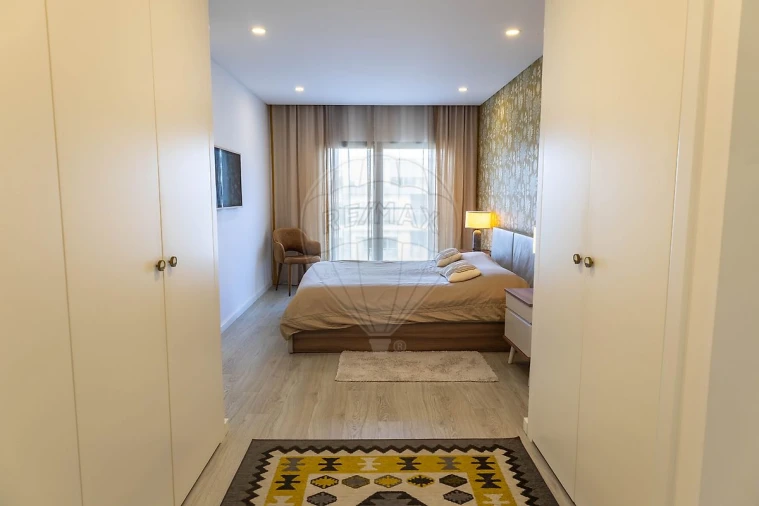 Apartamento T4 para Venda em Charneca de Caparica e Sobreda Foto 14