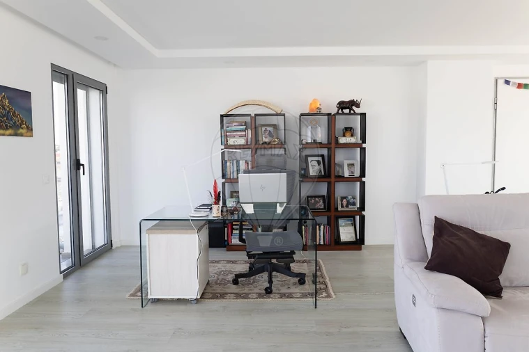 Apartamento T4 para Venda em Charneca de Caparica e Sobreda Foto 29