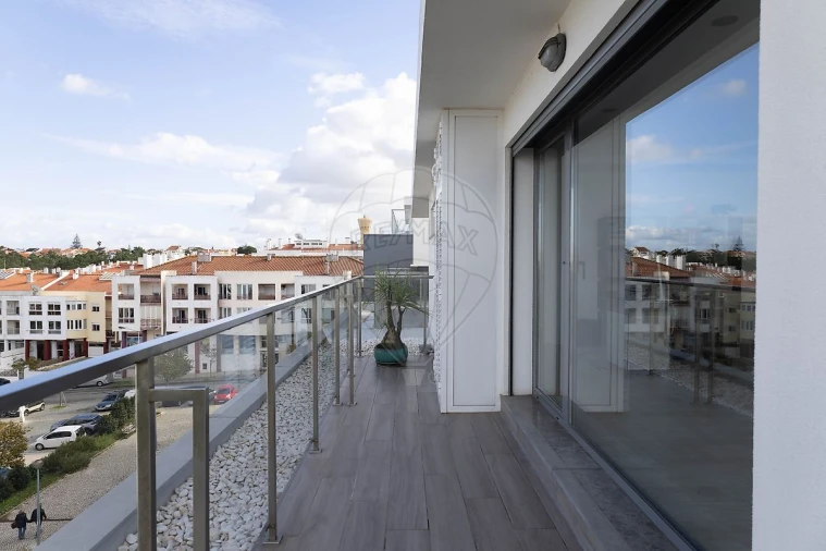 Apartamento T4 para Venda em Charneca de Caparica e Sobreda Foto 24