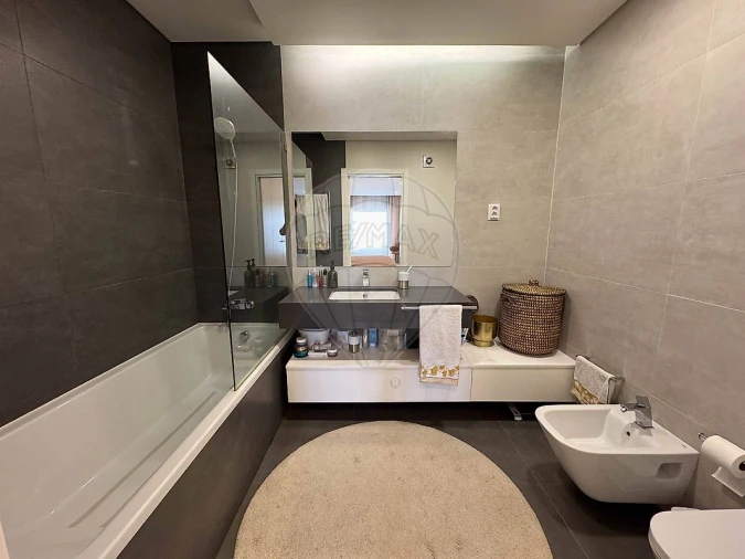 Apartamento T4 para Venda em Charneca de Caparica e Sobreda Foto 42