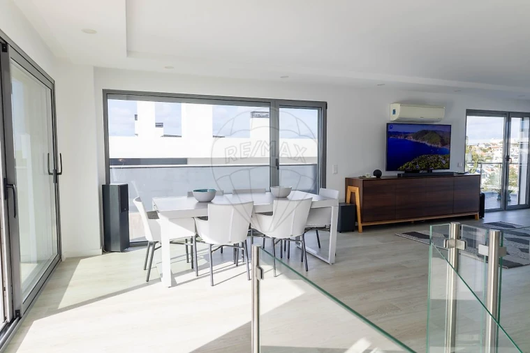 Apartamento T4 para Venda em Charneca de Caparica e Sobreda Foto 27