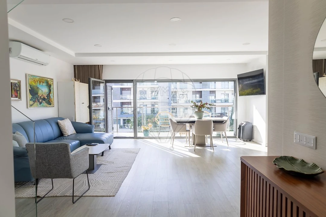 Apartamento T4 para Venda em Charneca de Caparica e Sobreda Foto 4