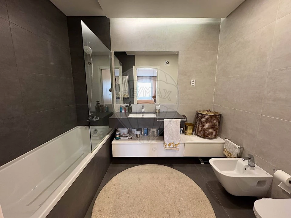 Apartamento T4 para Venda em Charneca de Caparica e Sobreda Foto 42