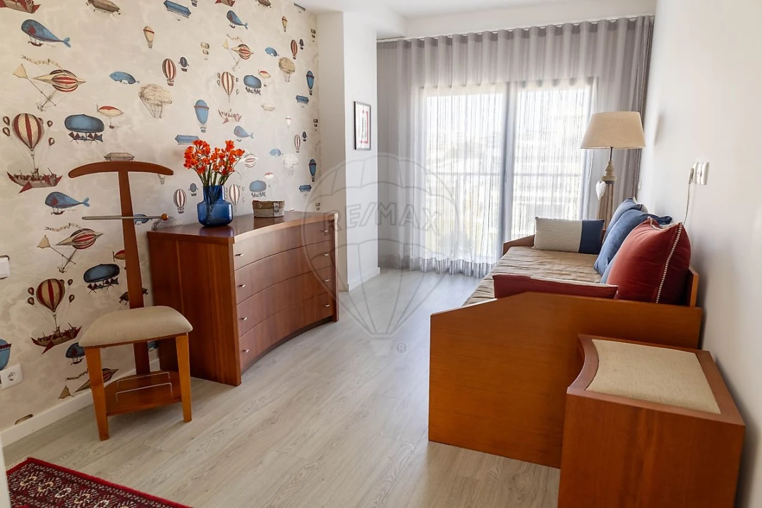 Apartamento T4 para Venda em Charneca de Caparica e Sobreda Foto 21