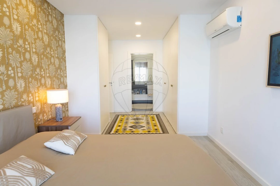 Apartamento T4 para Venda em Charneca de Caparica e Sobreda Foto 16