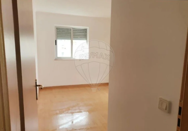 Apartamento T2 para Venda em Mina de Água Foto 3