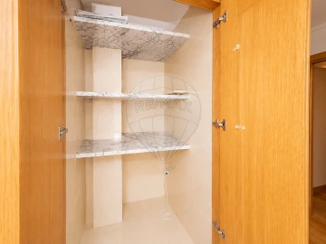 Apartamento T2 para Venda em Venteira