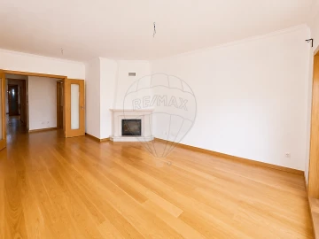 Apartamento T2 para Venda em Venteira