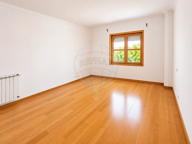 Apartamento T2 para Venda em Venteira Foto 3