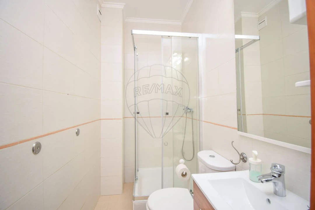 Moradia T3 para Venda em Vialonga Foto 2