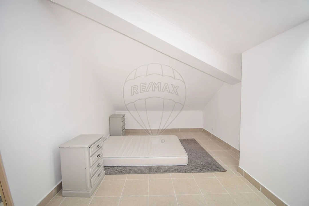 Moradia T3 para Venda em Vialonga Foto 23