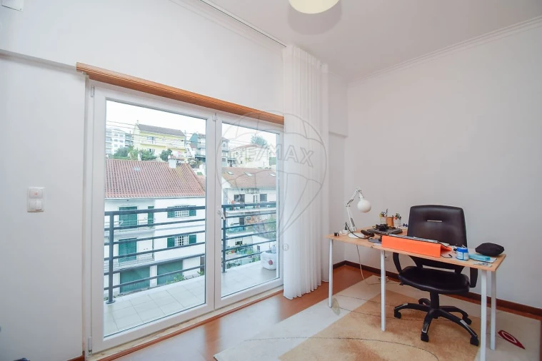 Moradia T3 para Venda em Vialonga Foto 11