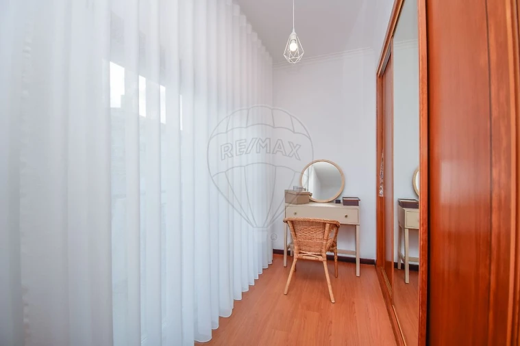 Moradia T3 para Venda em Vialonga Foto 17