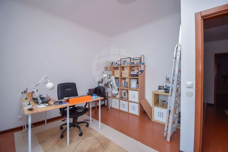 Moradia T3 para Venda em Vialonga Foto 12