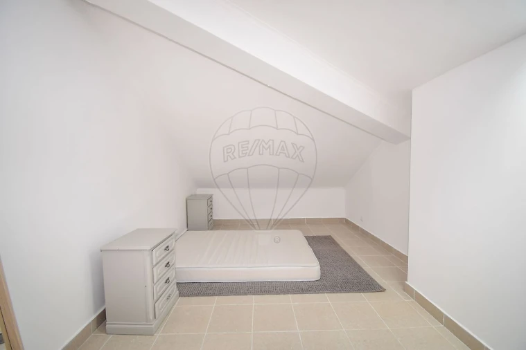 Moradia T3 para Venda em Vialonga Foto 23