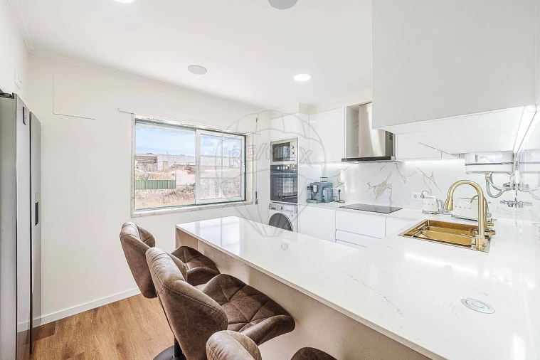 Apartamento T2 para Venda em Malveira e São Miguel de Alcainça Foto 4