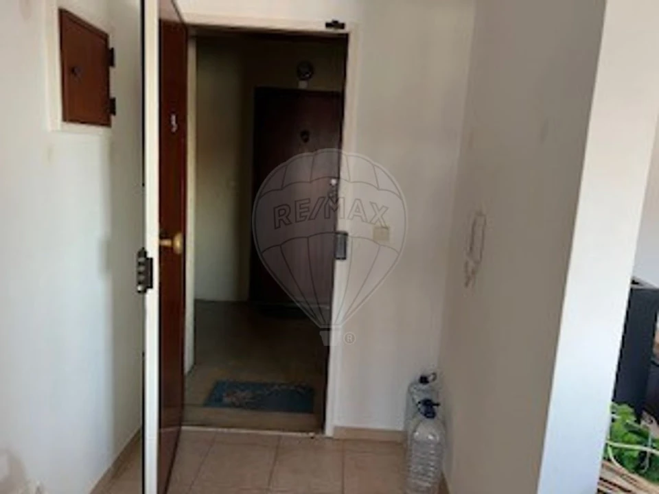 Apartamento T3 para Venda em Santo António dos Cavaleiros e Frielas Foto 12