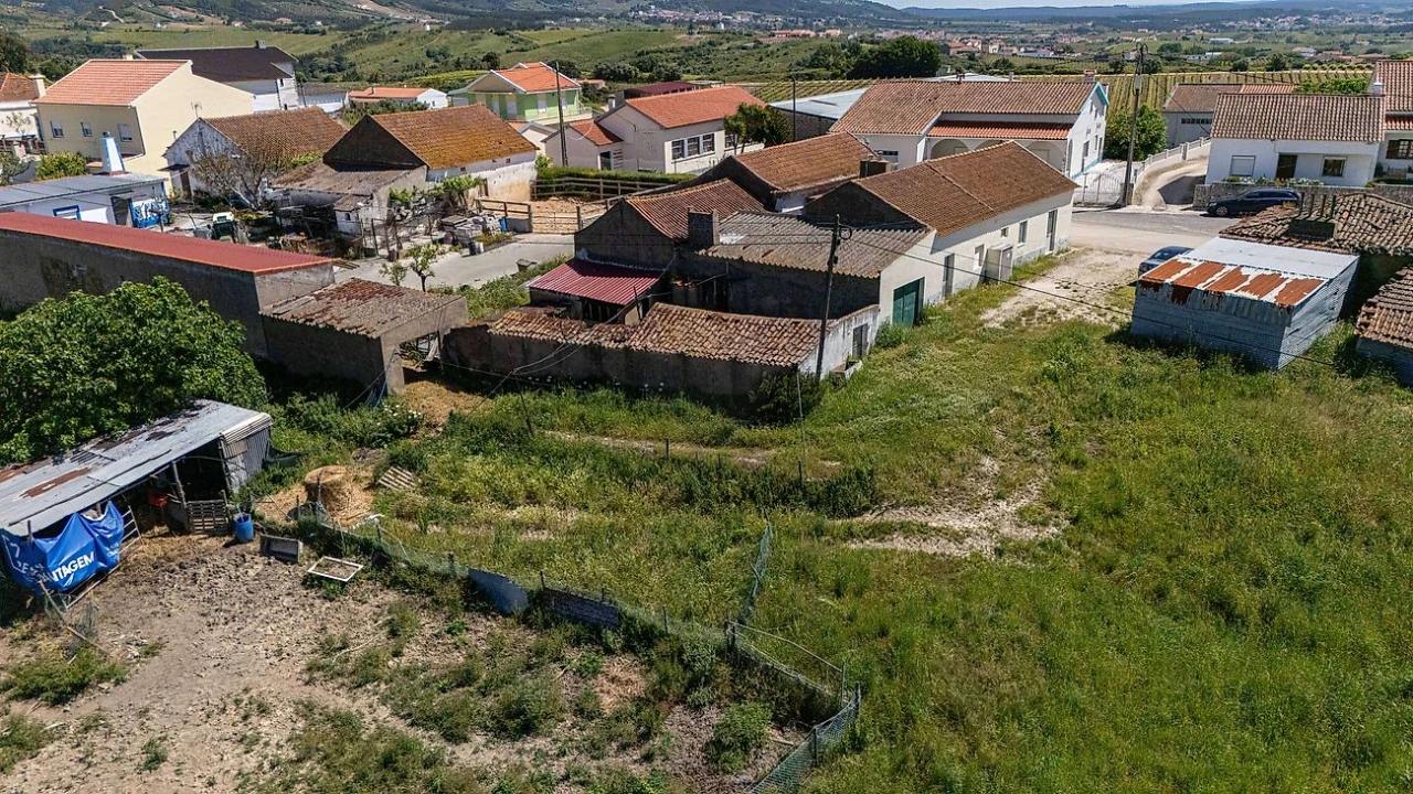 Moradia T4 para Venda em Ventosa Foto 40