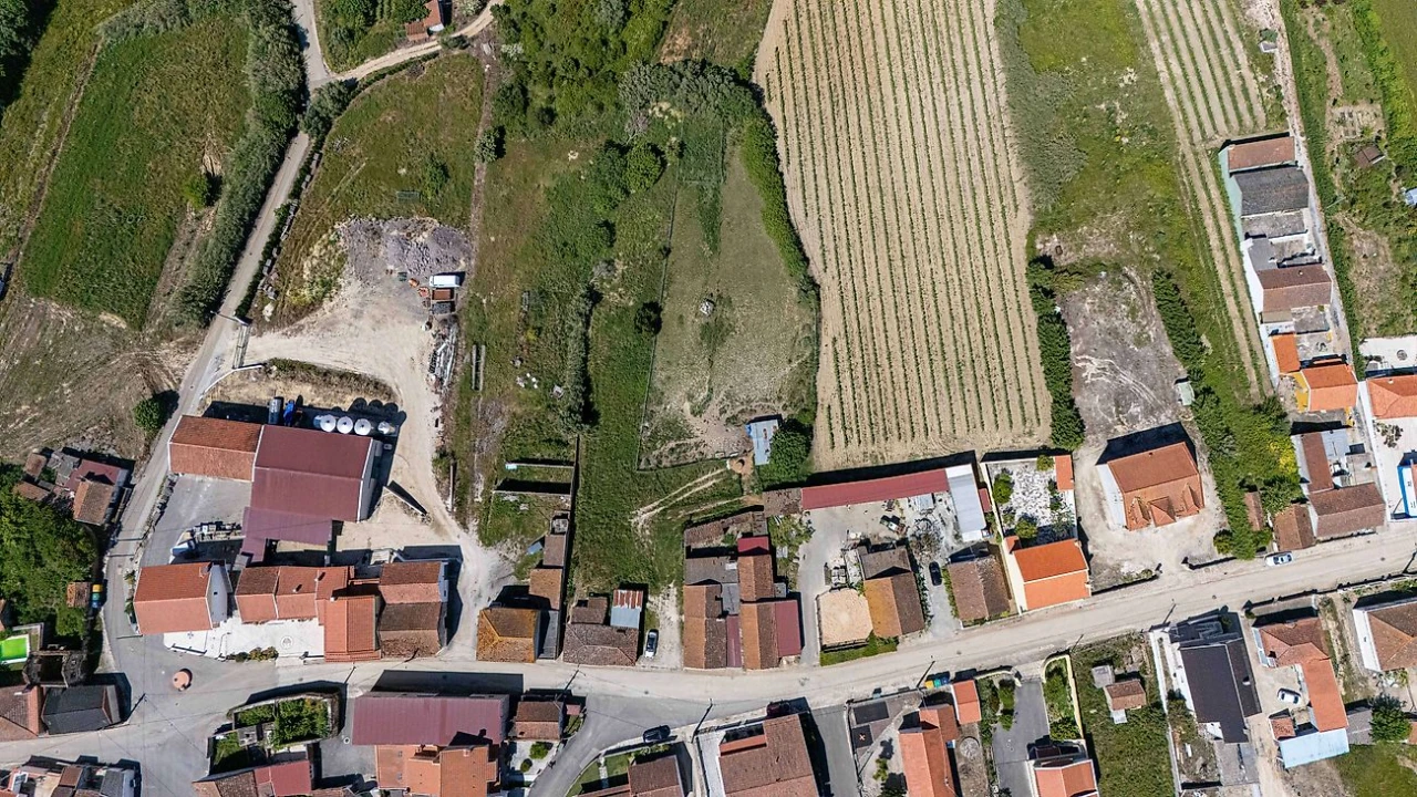 Moradia T4 para Venda em Ventosa Foto 35