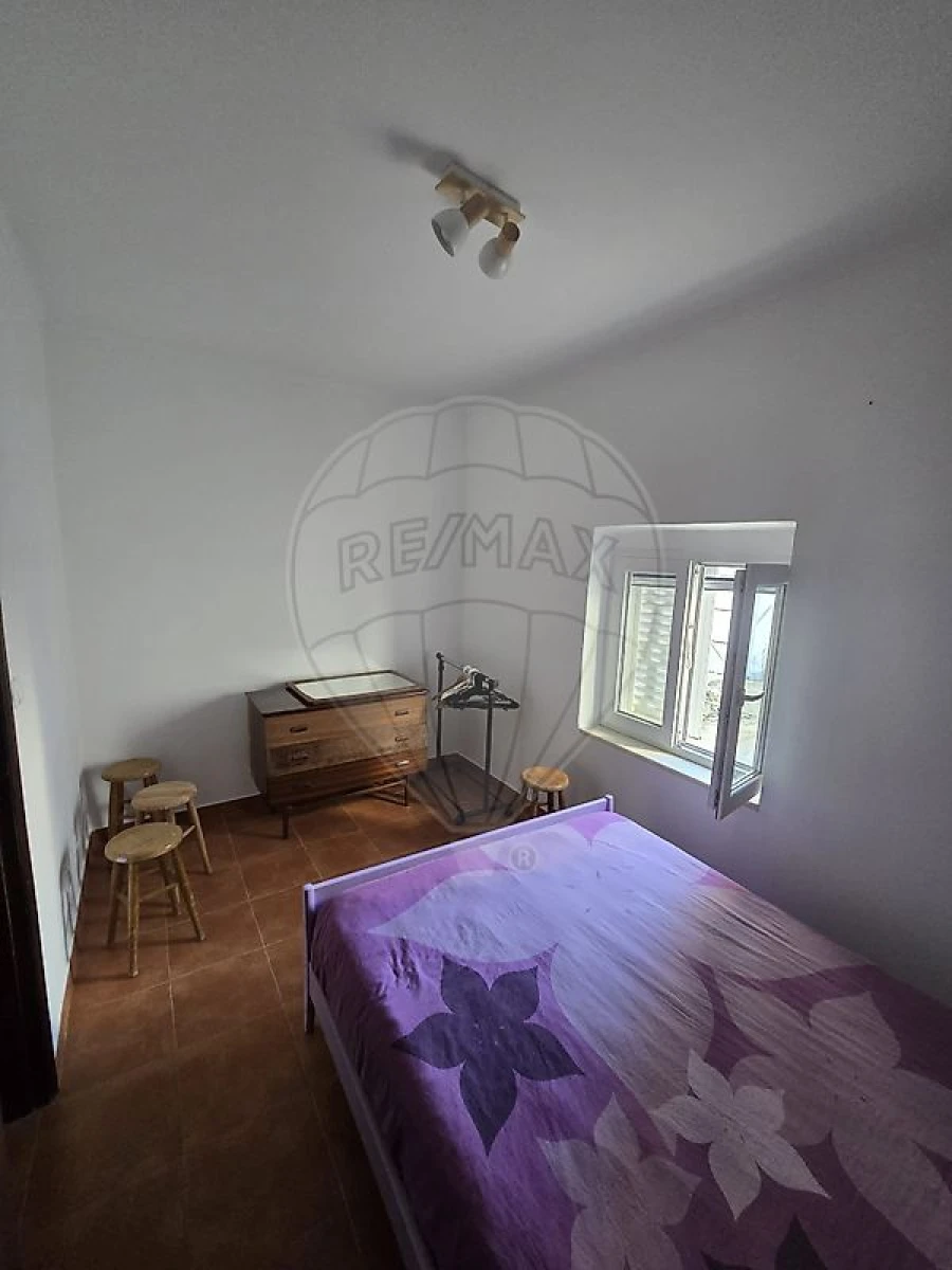 Moradia T2 para Venda em Santa Maria do Castelo e Santiago e Santa Susana Foto 8