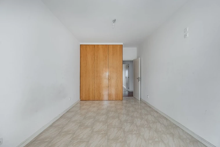 Apartamento T2 para Venda em Campanhã Foto 17