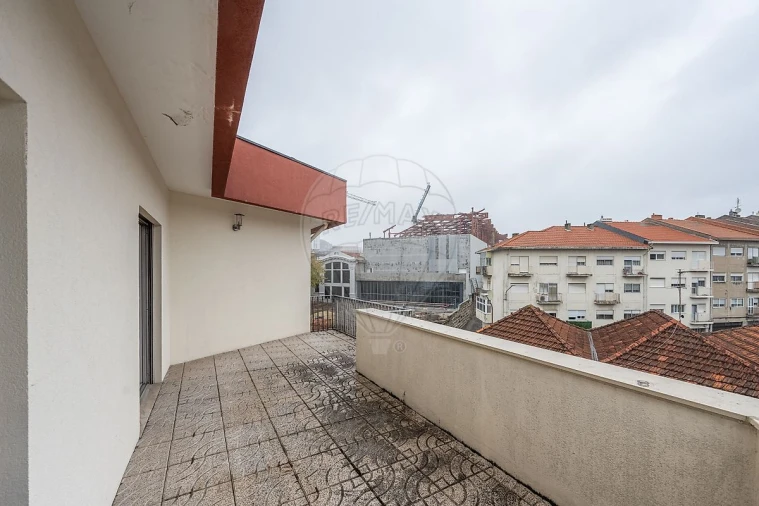 Apartamento T2 para Venda em Campanhã Foto 18