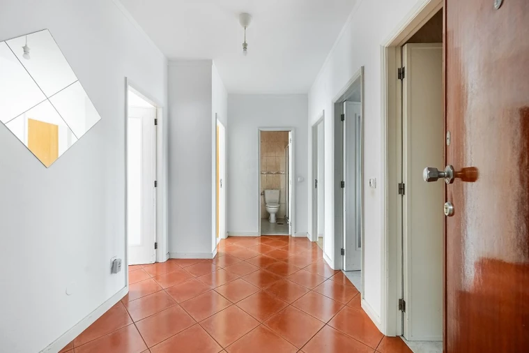 Apartamento T2 para Venda em Campanhã Foto 5