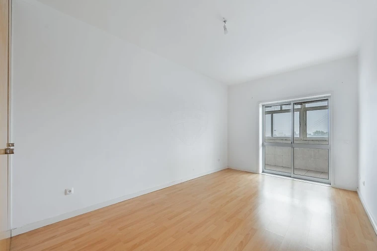 Apartamento T2 para Venda em Campanhã Foto 14