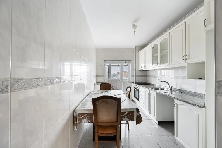 Apartamento T2 para Venda em Campanhã Foto 10