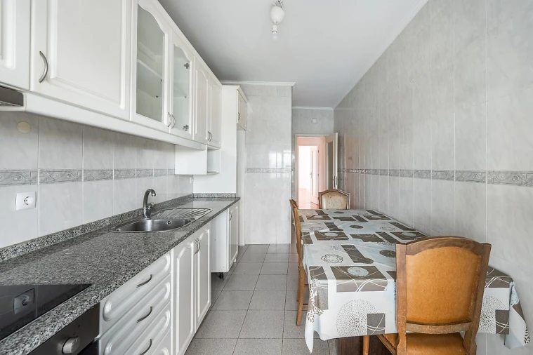 Apartamento T2 para Venda em Campanhã Foto 11