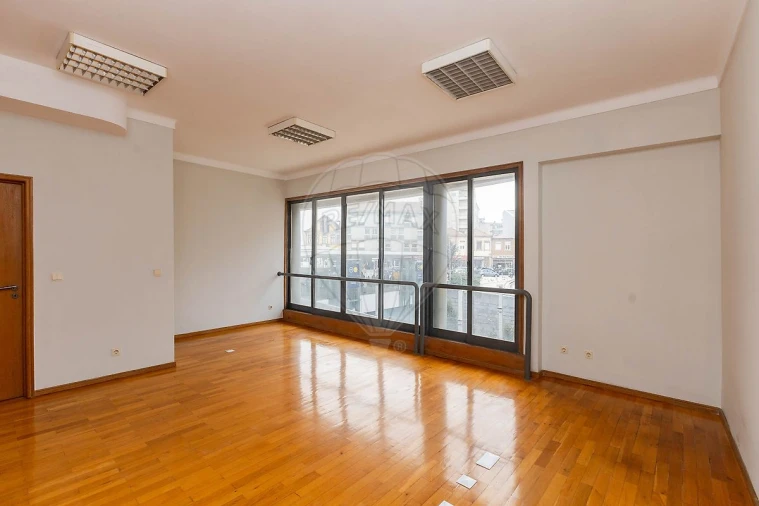 Escritório para Venda em Mafamude e Vilar do Paraíso