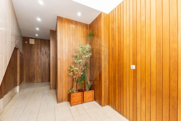 Escritório para Venda em Mafamude e Vilar do Paraíso Foto 17