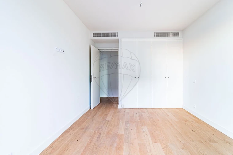 Apartamento T3 para Arrendamento em Canidelo Foto 20