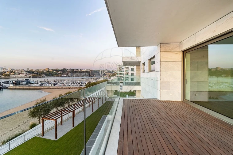 Apartamento T3 para Arrendamento em Canidelo Foto 11