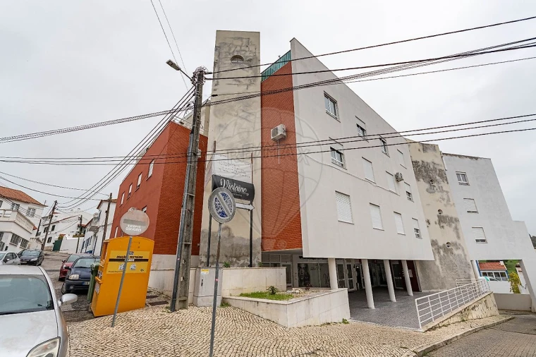 Apartamento T3 para Venda em Aveiras de Cima Foto 2