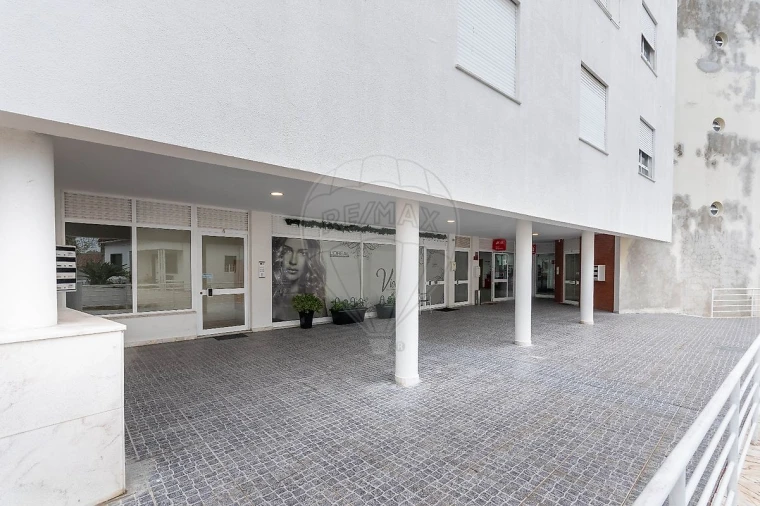 Apartamento T3 para Venda em Aveiras de Cima Foto 3