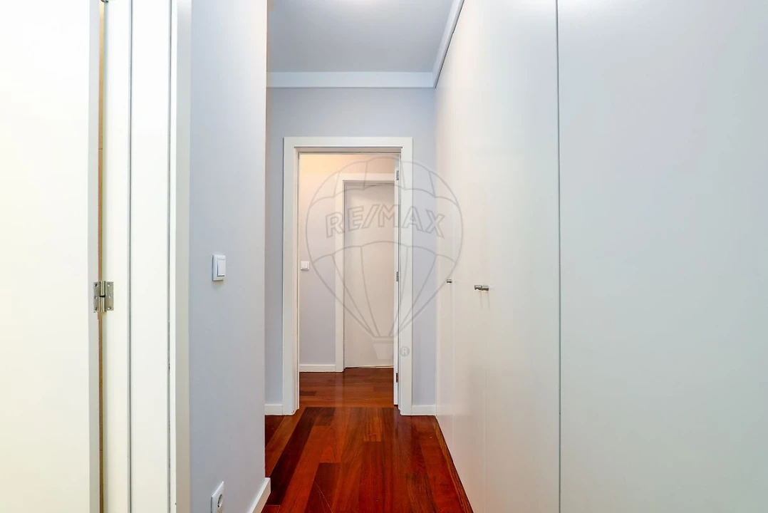 Apartamento T2 para Venda em Castêlo da Maia Foto 15