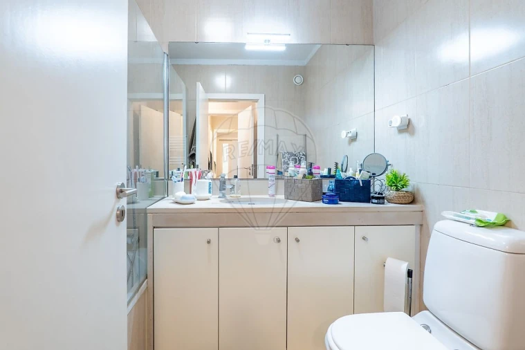 Apartamento T2 para Venda em Castêlo da Maia Foto 24