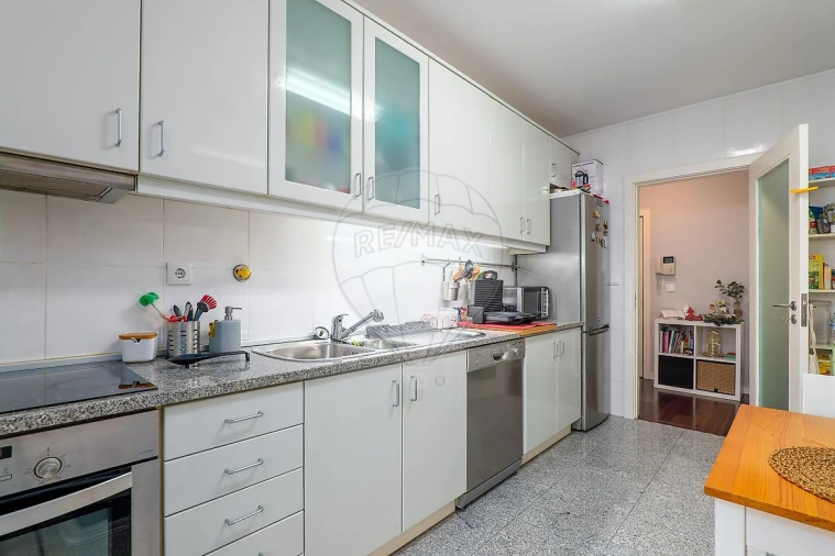 Apartamento T2 para Venda em Castêlo da Maia Foto 11