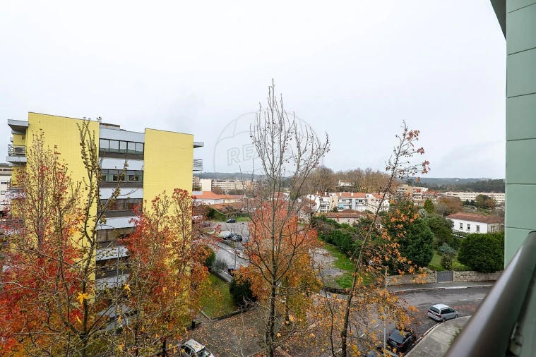 Apartamento T2 para Venda em Castêlo da Maia Foto 8