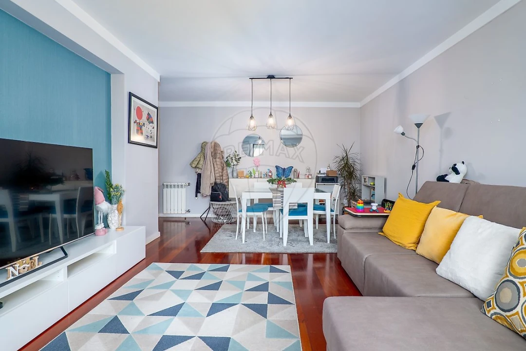 Apartamento T2 para Venda em Castêlo da Maia Foto 6