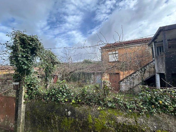 Moradia T3 para Venda em Eiras e São Paulo de Frades