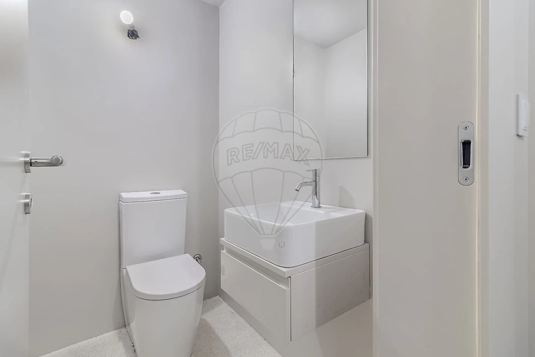 Apartamento T2 para Venda em Cedofeita, Santo Ildefonso, Sé, Miragaia, São Nicolau e Vitória Foto 20