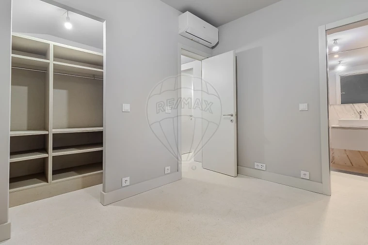 Apartamento T2 para Venda em Cedofeita, Santo Ildefonso, Sé, Miragaia, São Nicolau e Vitória Foto 18