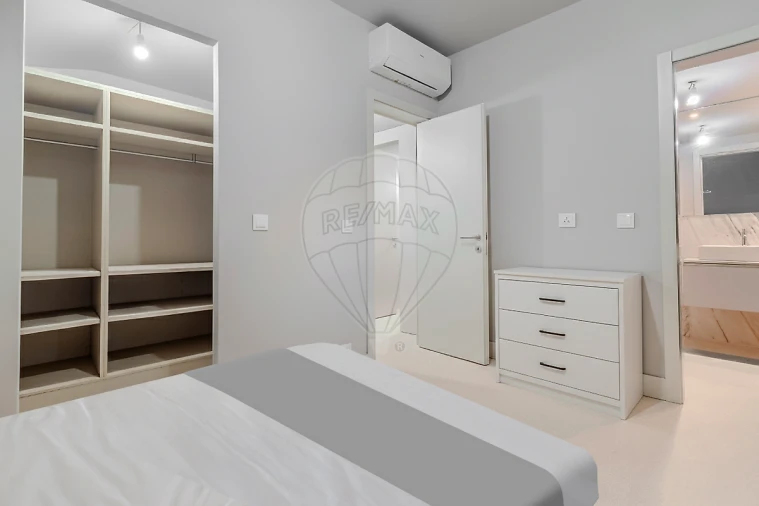 Apartamento T2 para Venda em Cedofeita, Santo Ildefonso, Sé, Miragaia, São Nicolau e Vitória Foto 13